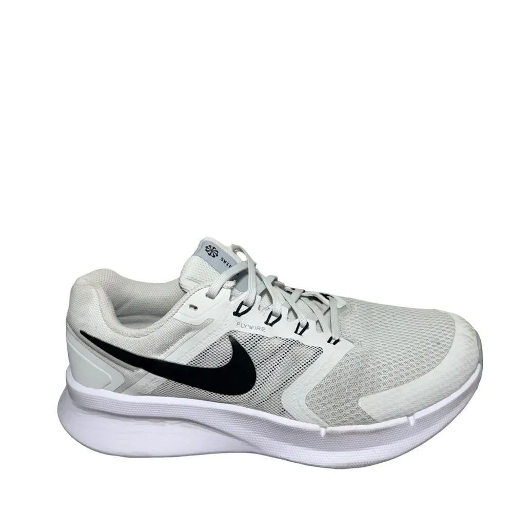 Nike light grey Men's White Running Shoes size 8.5